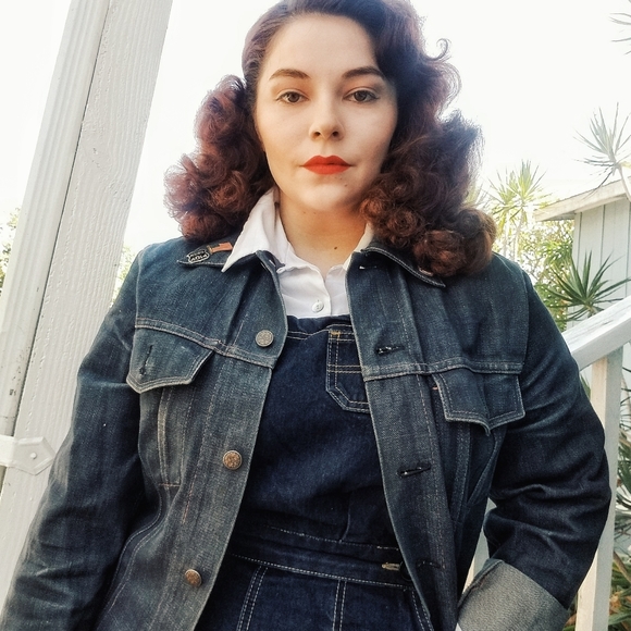 Meet your Posher, Elizabeth - Picture 3 of 3